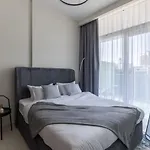 Luxury Apartment With Burj Khalifa View